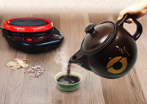 Các loại ấm sắc thuốc bằng điện hiện tại rất dễ dùng, có thể hẹn giờ, do đó các anh em không lo về việc không có thời gian sắc thuốc. Hãy tự tay sắc để tự kiểm soát chất lượng, an toàn. 